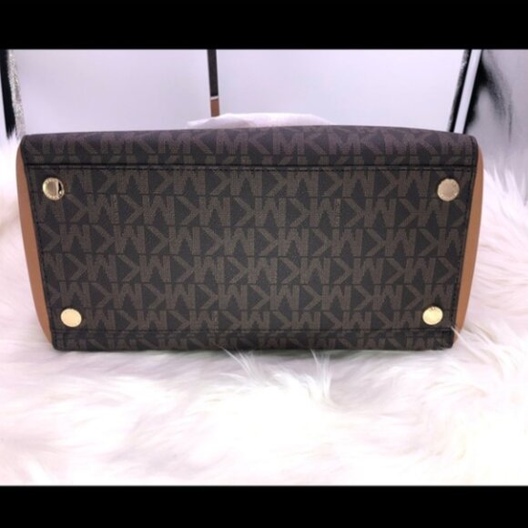 Michael Kors Emmy Large Double Handle Tote - Signature Print and Colors 5218 - Picture 6 of 9